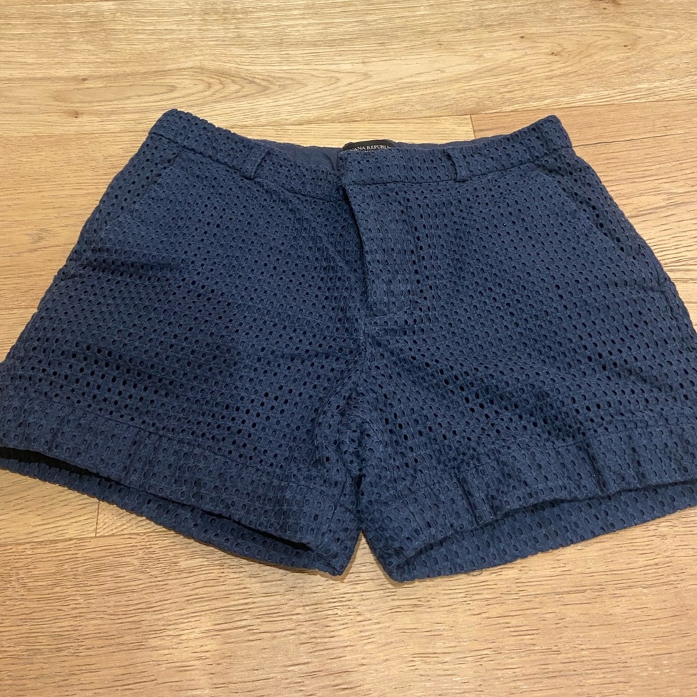 Banana Republic Patterned Navy Shorts, Size 4
